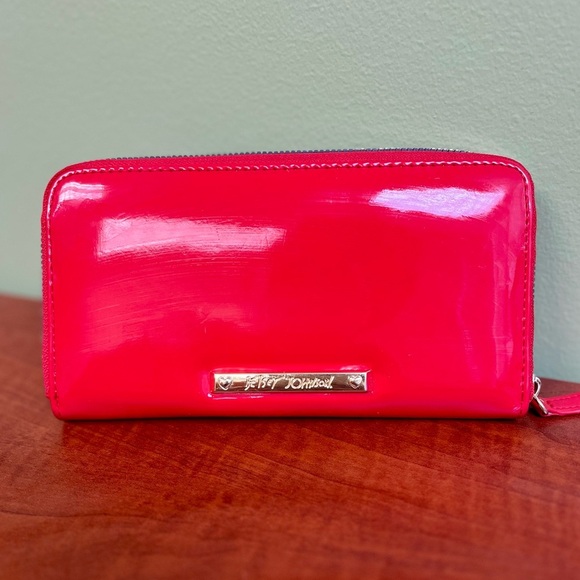 Betsey Johnson Vibrant Patent Leather Red Heart Wallet with Gold Detail 💋 - Picture 1 of 7